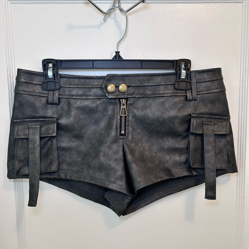 Edikted Washed Black Gray Faux Leather Micro Mini Shorts 1in Inseam Women’s M